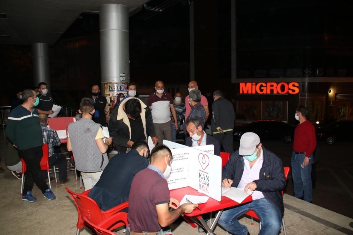 Başkan Akkaya ve belediye personeli kan bağışı yaptı