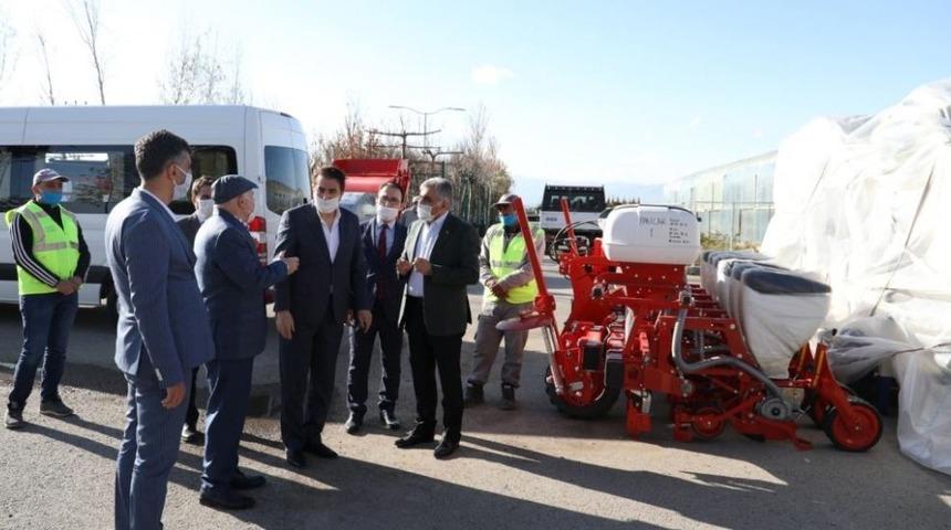 AK Parti Erzurum Milletvekili Aydemir: "Hayır &Ccedil;arşısı&rsquo;nı kuranlara minnettarız"