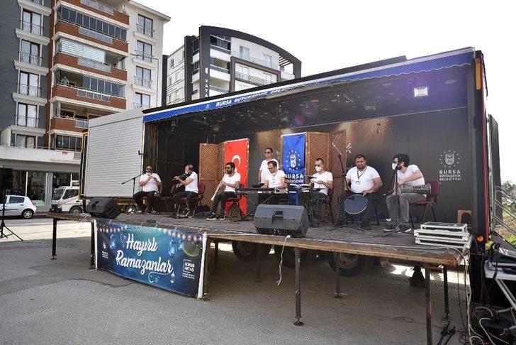 Bursalılar ‘gezici sahne’ ile moral depoluyor G1