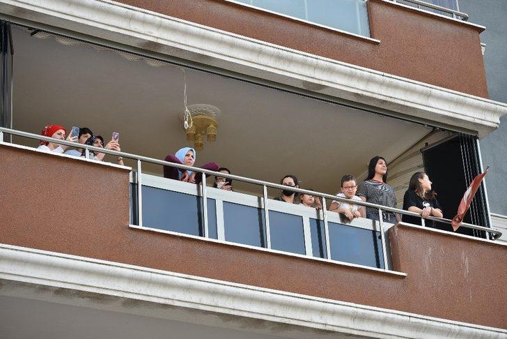 Bursalılar ‘gezici sahne’ ile moral depoluyor G3