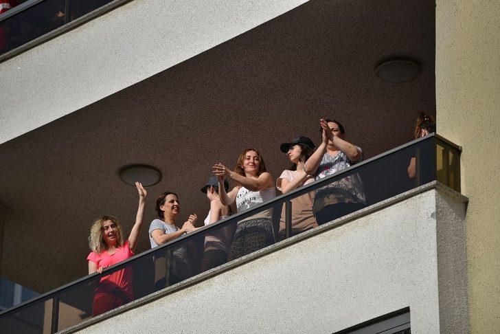 Bursalılar ‘gezici sahne’ ile moral depoluyor G4