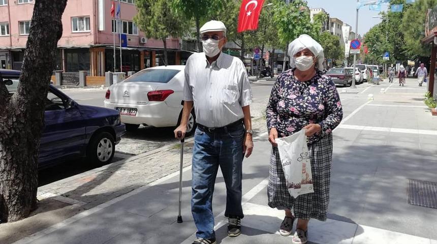 65 yaş &uuml;st&uuml; ve kronik rahatsızlığı bulunan vatandaşlar ikinci kez sokağa &ccedil;ıktı