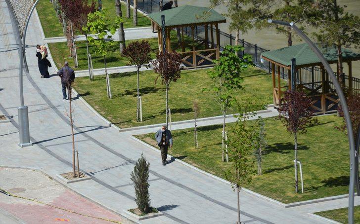 65 yaş ve üzeri vatandaşlar yeniden sokağa çıktı G3