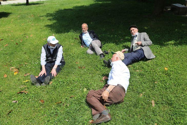 65 yaş ve üzeri vatandaşlar yeniden sokağa çıktı G4