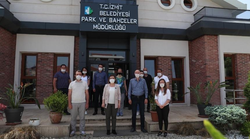 Başkan Hürriyet, Park ve Bahçeler ekipleriyle bir araya geldi
