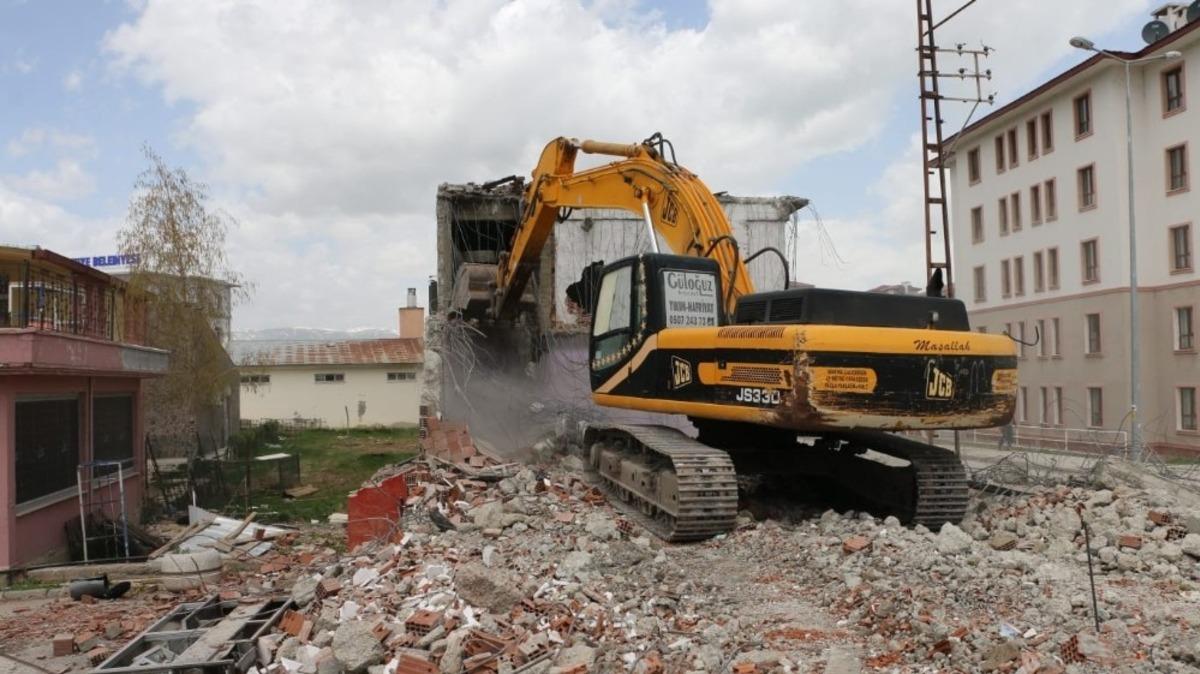 Aziziye şantiyeye d&ouml;n&uuml;şt&uuml;