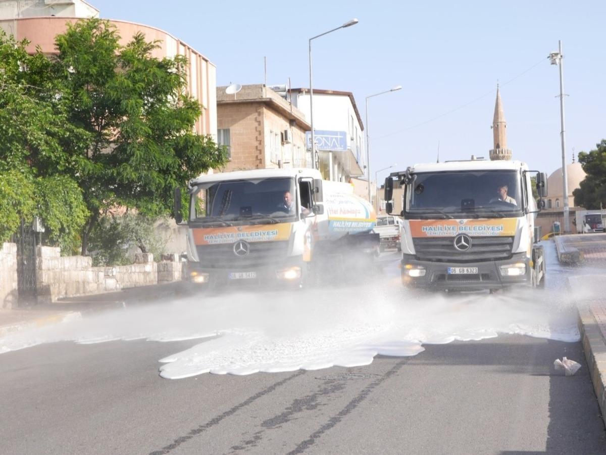 Ekipler halk sağlığı i&ccedil;in &ccedil;alışmalara ara vermiyor