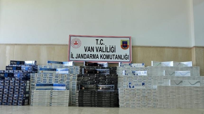 &Ccedil;aldıran&rsquo;da 20 bin paket ka&ccedil;ak sigara ele ge&ccedil;irildi