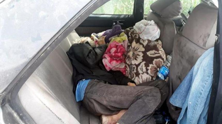 Hurda otomobilin i&ccedil;inde &ouml;l&uuml; bulundu