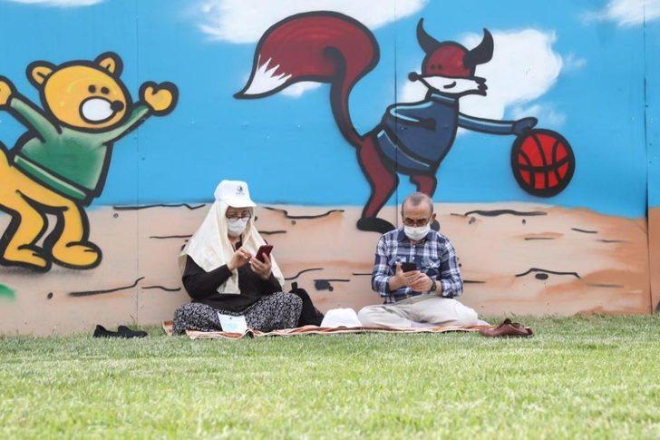 Sıcaktan fenalaşan vatandaşa başkandan müdahale G2