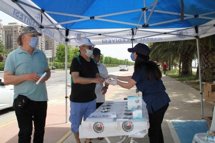 Sıcaktan fenalaşan vatandaşa başkandan müdahale G3