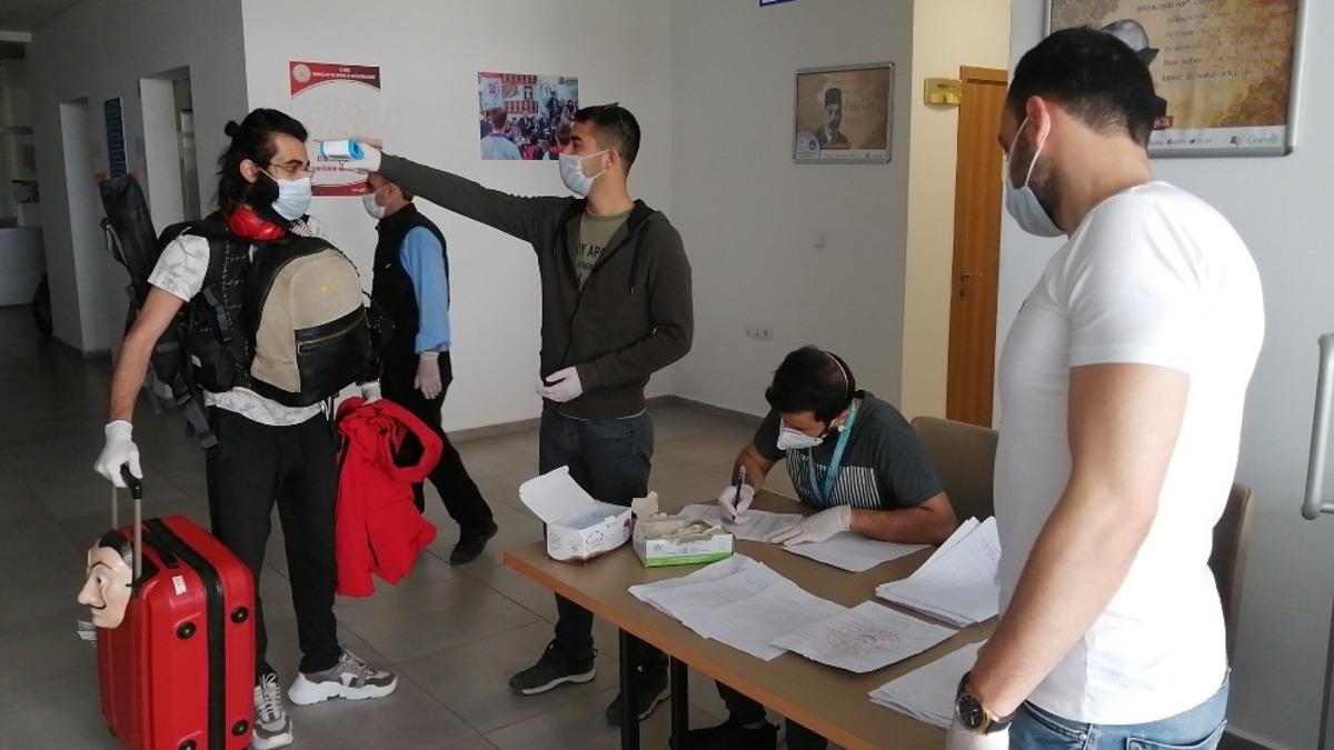 Van&rsquo;da karantina s&uuml;resi dolan 142 kişi, evlerine uğurlandı