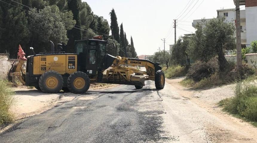 Akhisar&rsquo;da yol ve yama &ccedil;alışmaları s&uuml;r&uuml;yor
