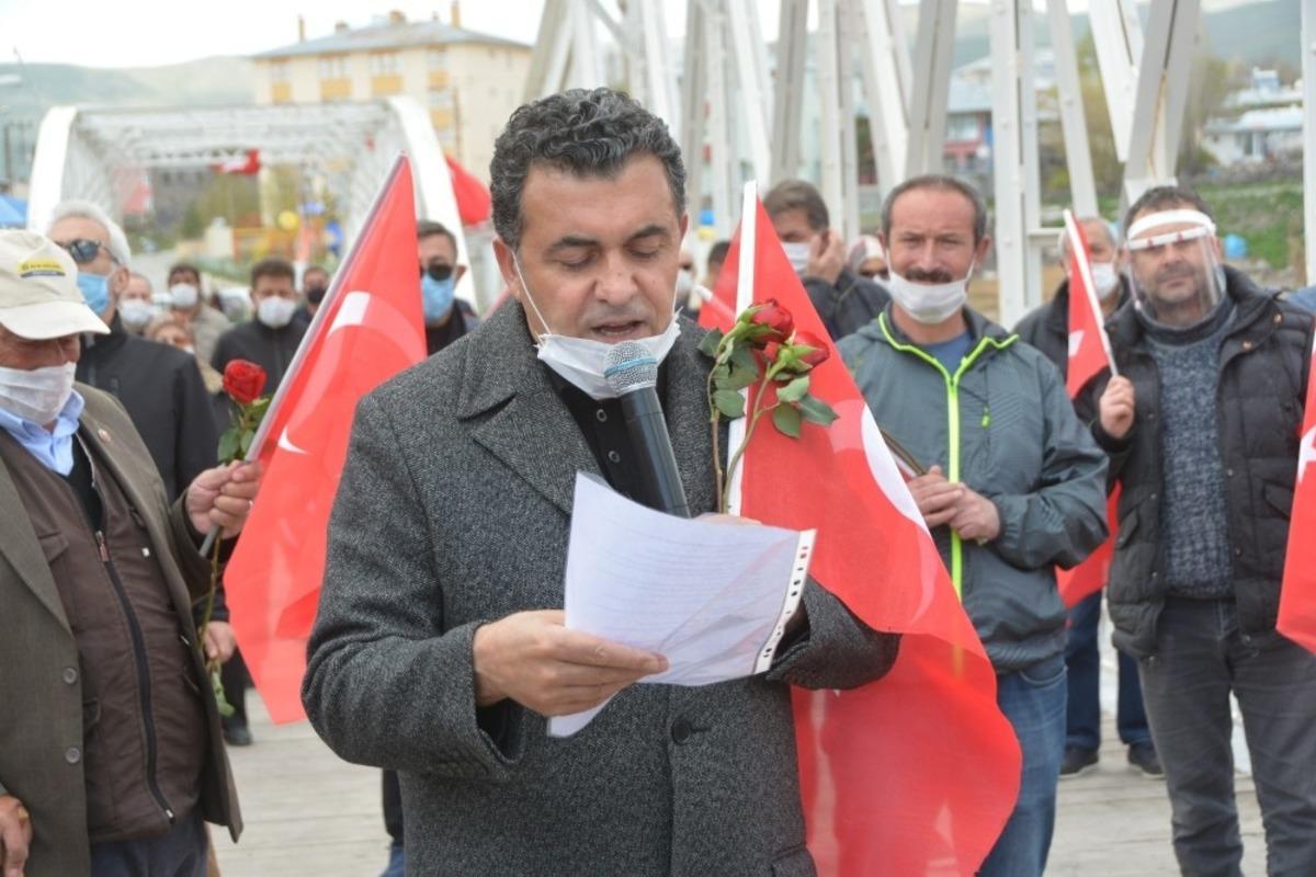 Ardahan Belediyesi 93 harbi şehitlerini andı