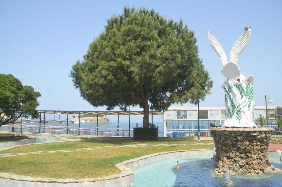 Simge isimler Kuşadası&rsquo;nın parklarında yaşatılıyor