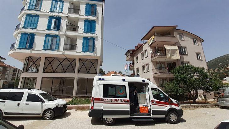 Sinir krizi geçiren kadın tartıştığı kocasını bıçakladı G1