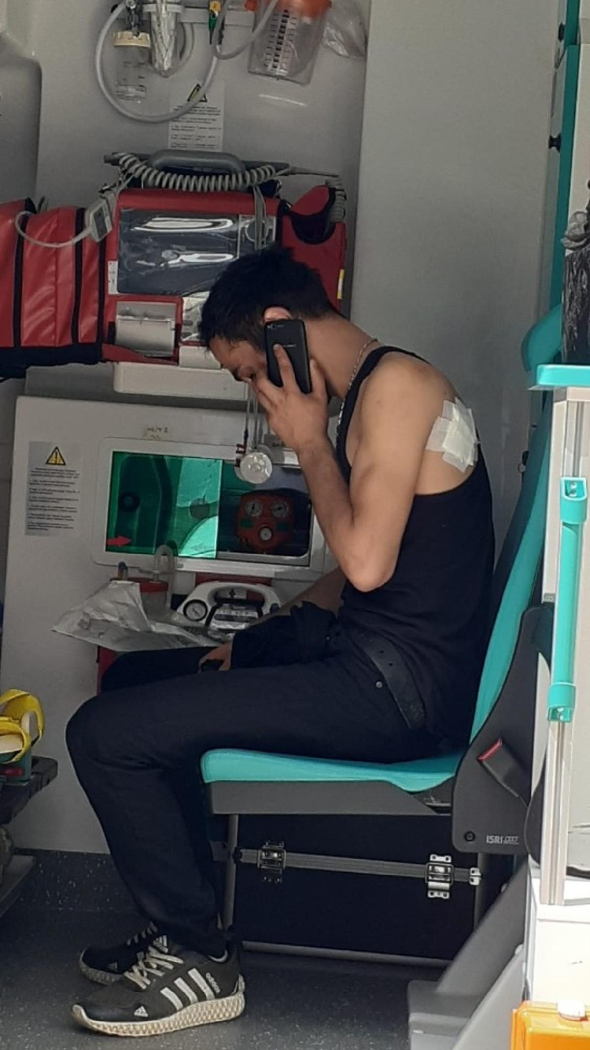 Sinir krizi ge&ccedil;iren kadın tartıştığı kocasını bı&ccedil;akladı