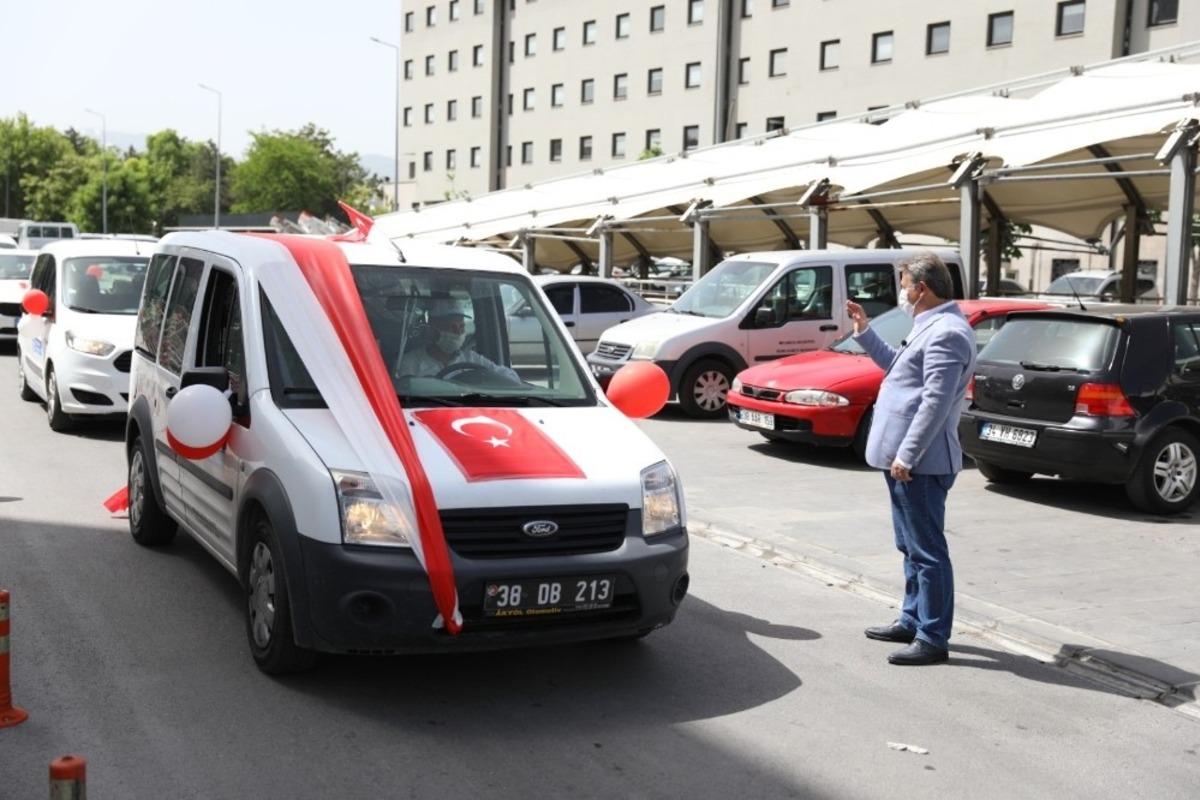Melikgazi Belediyesi 30 bin iaşe paketini ihtiya&ccedil; sahiplerine ulaştırdı