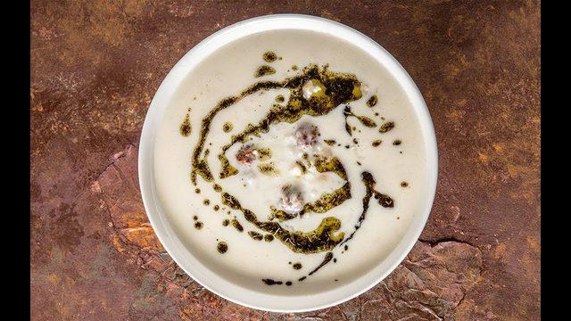 İftar sofranızı süsleyecek pratik lebeniye çorbası tarifi! Çok pratik...