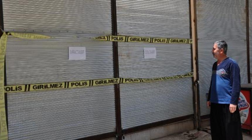 Koronavir&uuml;s testi pozitif &ccedil;ıktı, oğlunun iş yeri kapatıldı