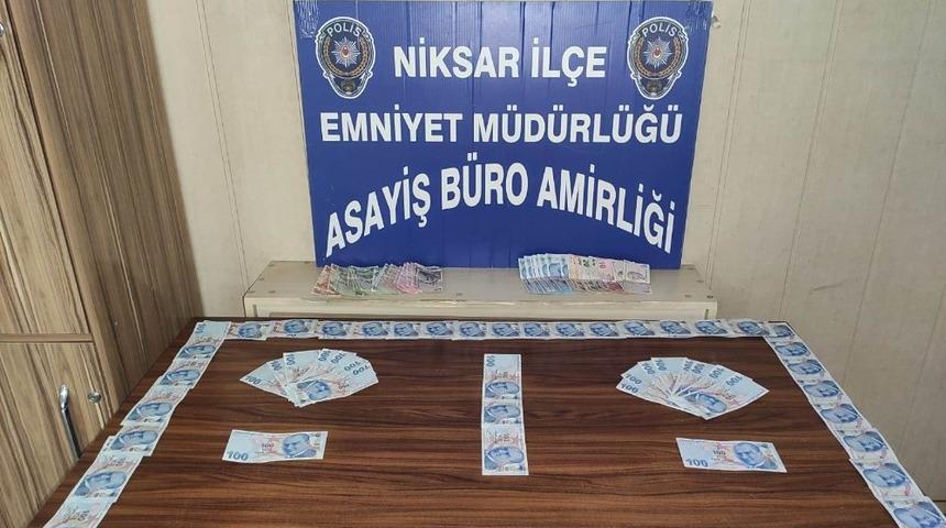 Tokat&rsquo;ta sahte para ile esnafı dolandıran &uuml;&ccedil; kişi yakalandı