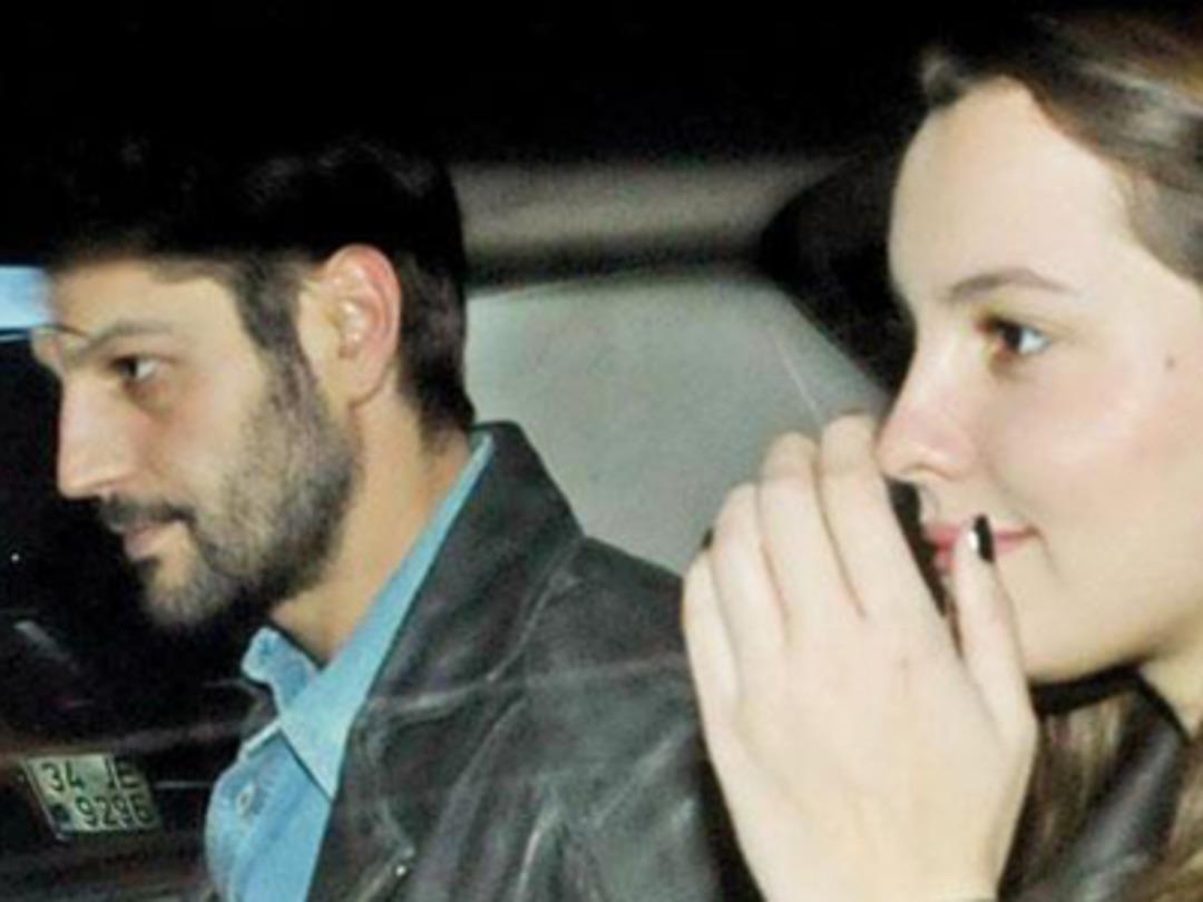 Serhat Teoman sevgilisi Leyla Feray ile g&ouml;r&uuml;nt&uuml;lendi