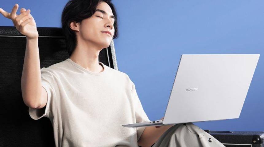 MacBook Pro'ya rakip geldi: Honor MagicBook Pro tanıtıldı! İşte &ouml;zellikleri, fiyatı