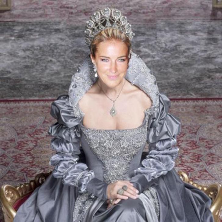 Burcu Esmersoy merak edilen soruları yanıtladı G2