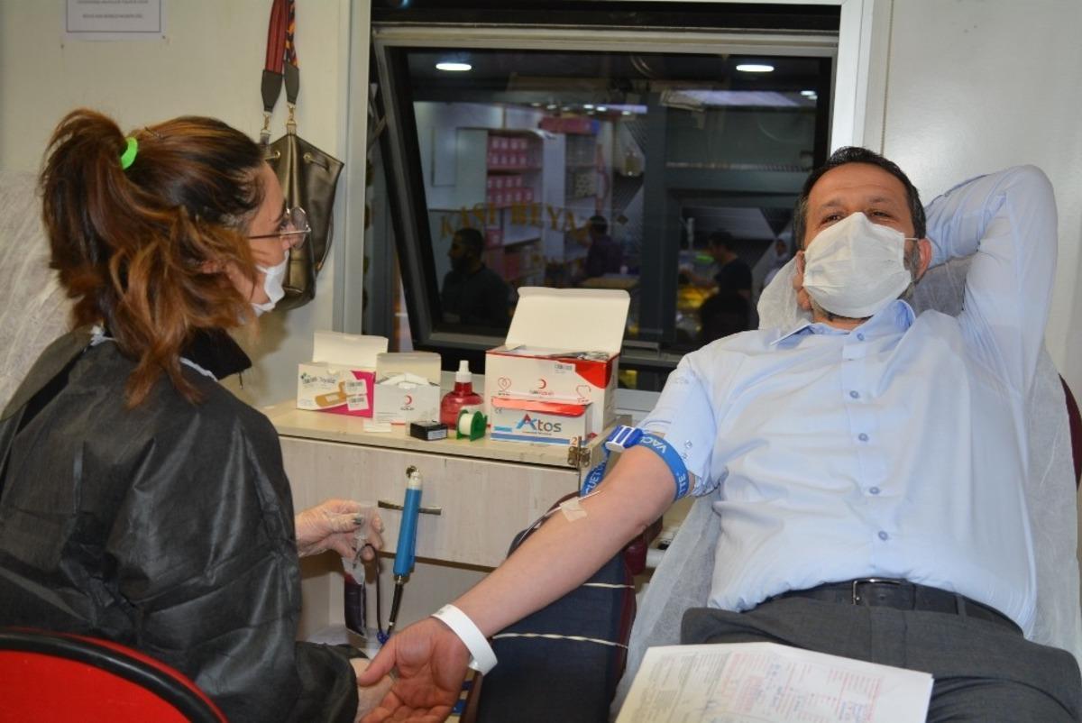 Hakkari&rsquo;de Kızılay kan bağışına yoğun ilgi
