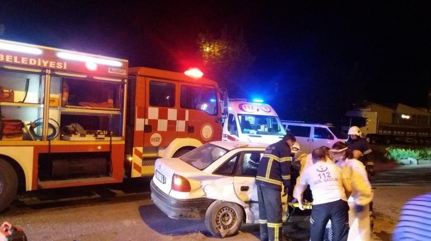 Kütahya’da iki otomobil çarpıştı: 7 yaralı