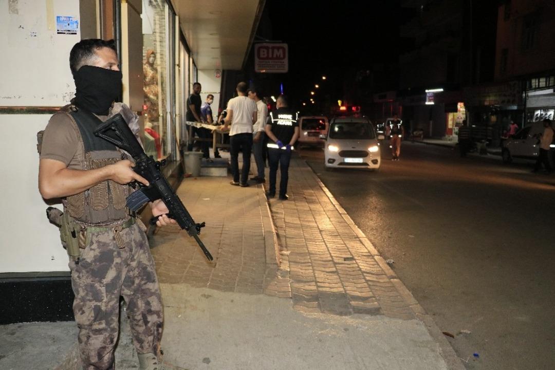 Adana&rsquo;da 410 polisle narkotik uygulaması