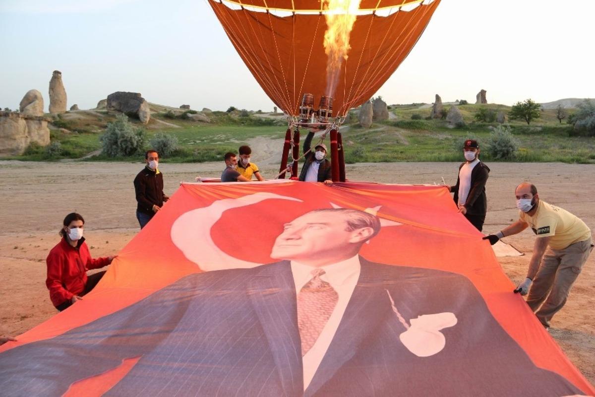T&uuml;rkiye&rsquo;nin ilk yerli balonu Atat&uuml;rk ve T&uuml;rk Bayrağı ile havalandı