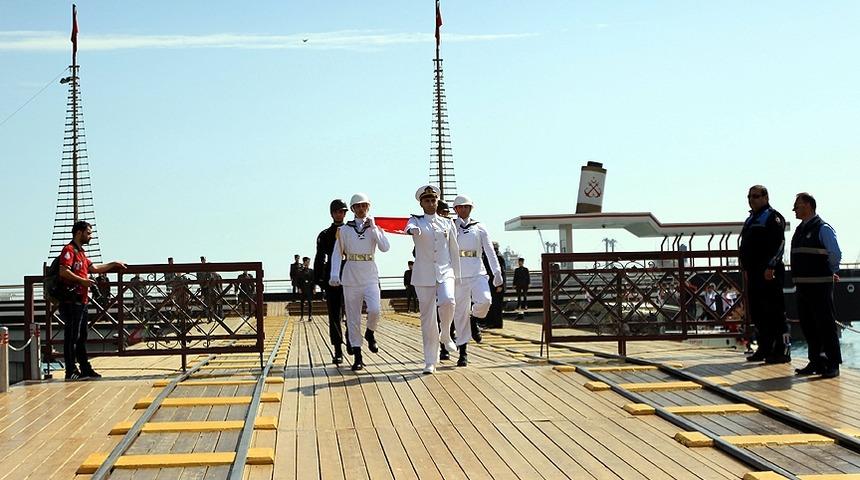 25 limanda 19 Mayıs i&ccedil;in bayrak t&ouml;reni