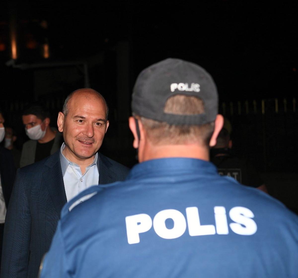 İ&ccedil;işleri Bakanı Soylu polis kontrol noktasını ziyaret etti