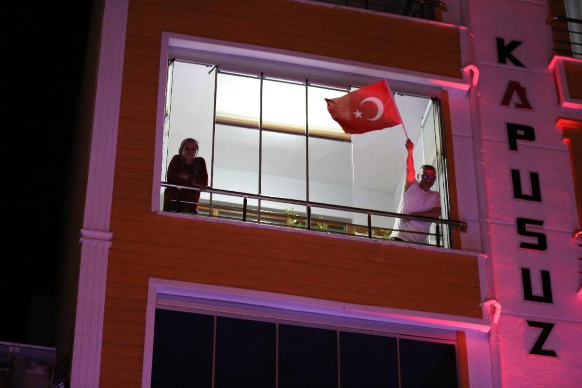 Develi Belediyesinden evde kalan vatandaşlar i&ccedil;in m&uuml;zik dinletisi bug&uuml;n de devam etti