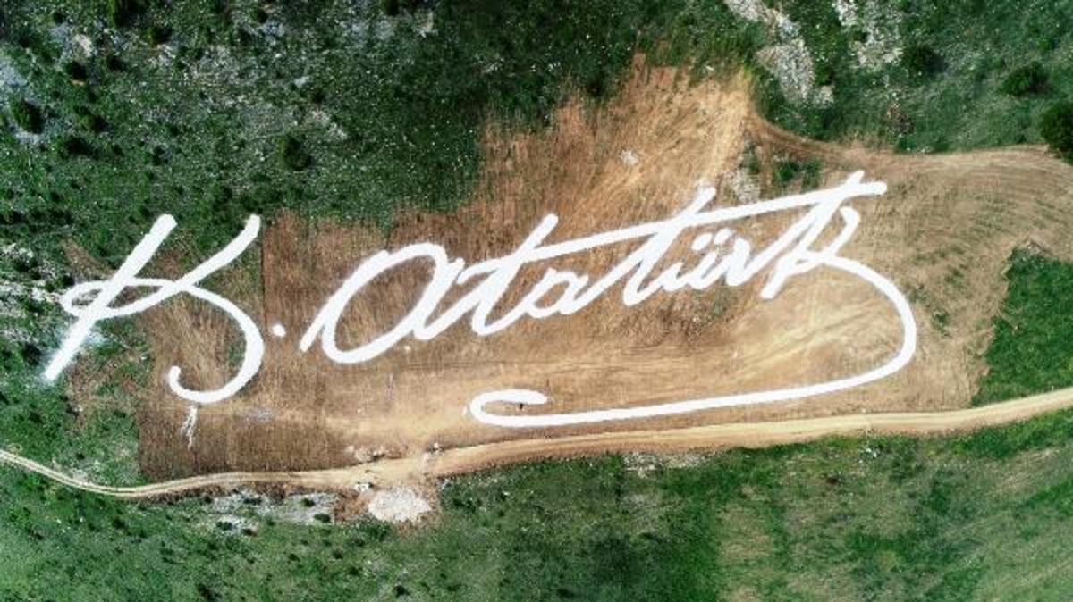 Yer: Bursa! D&uuml;nyanın en b&uuml;y&uuml;k Atat&uuml;rk imzası oluşturuldu