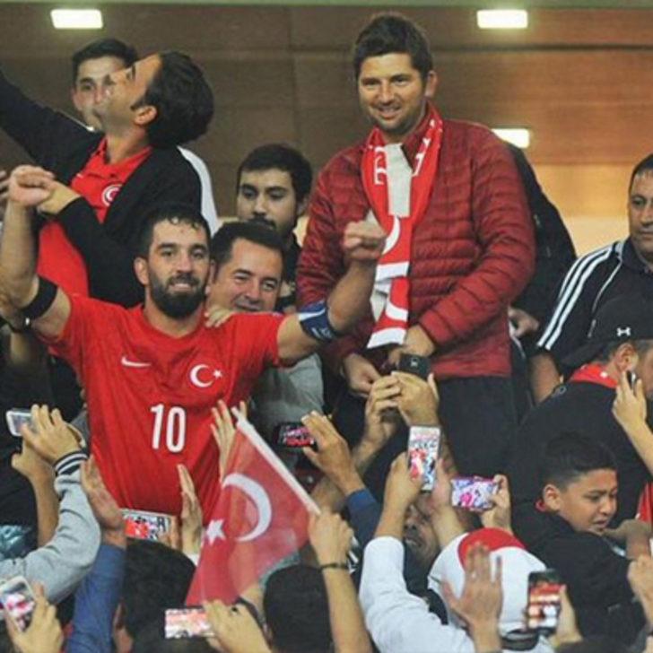 Arda Turan maç sonrası Acun Ilıcalı'ya koştu G5