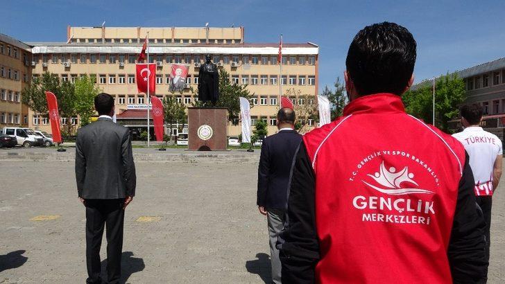 Muş’ta 19 Mayıs sosyal mesafeli kutlandı G5
