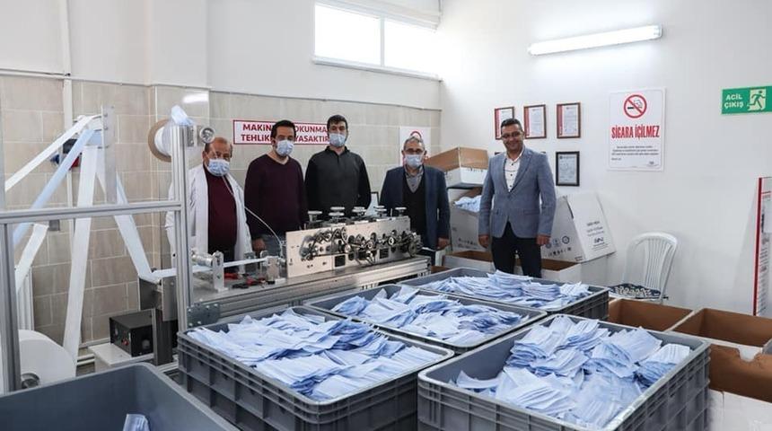 Başkan Işık: "Belediye olarak 1,5 milyonun &uuml;zerinde maske &uuml;rettik"