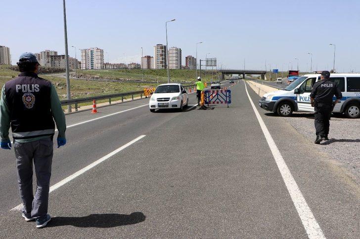 Giriş çıkış yasağının uzatıldığı Kayseri’de denetimler aralıksız sürüyor G4