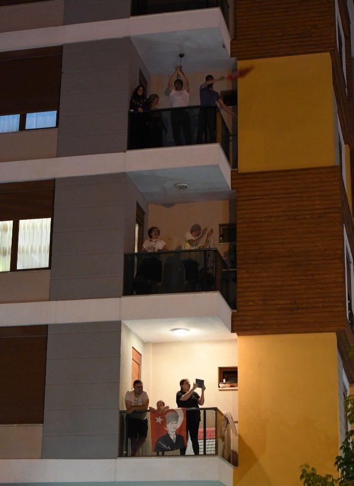 Konyaaltı’nda 19 Mayıs coşkusu balkonlara taştı G4