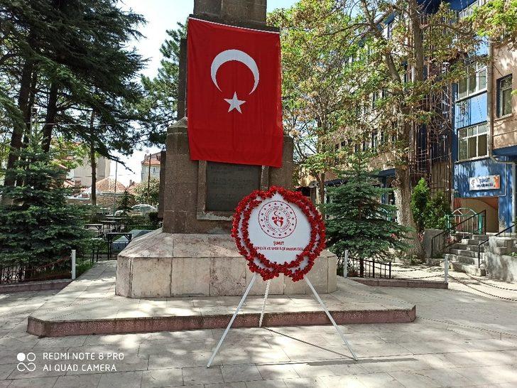 19 Mayıs Atatürk’ü Anma, Gençlik ve Spor Bayramı sosyal mesafe kurallarına uyularak kutlanıyor G2