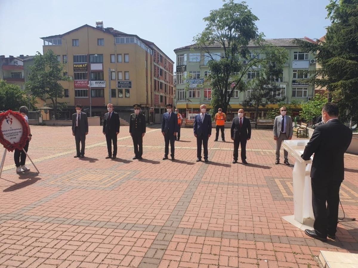 19 Mayıs Covid-19 salgını nedeniyle sade bir t&ouml;renle kutlandı