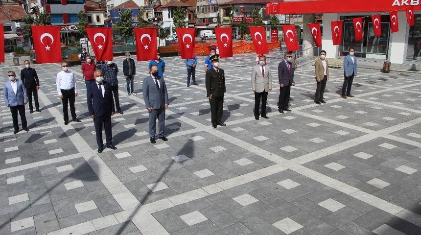 19 Mayıs kutlamaları Devrek&rsquo;te sade bir t&ouml;renle kutlandı