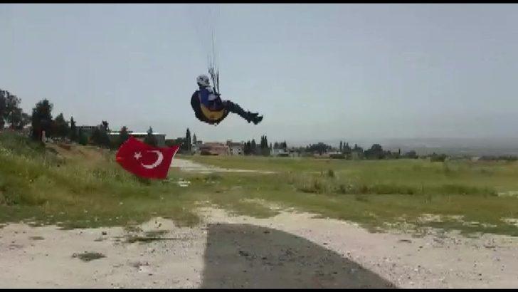 Pamukkale’nin üstünde Türk Bayrağı ile uçtu G3