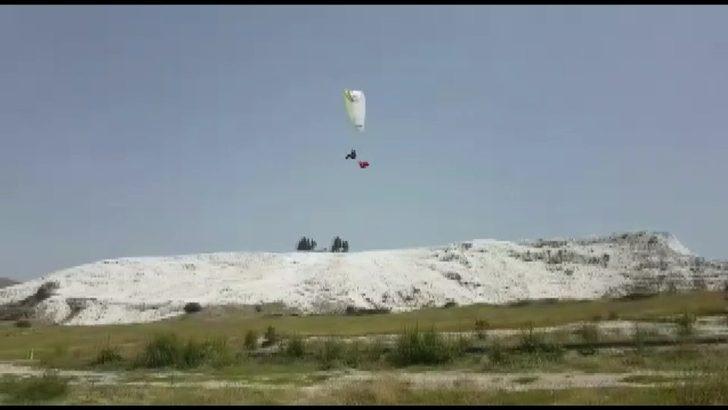 Pamukkale’nin üstünde Türk Bayrağı ile uçtu G4