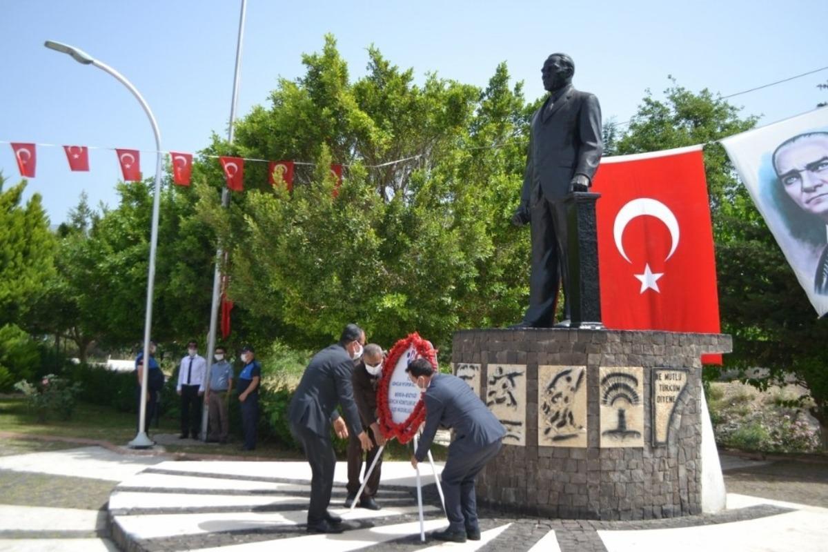 19 Mayıs Bozyazı&rsquo;da t&ouml;rende kutlandı