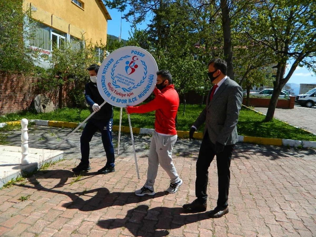 Posof&rsquo;ta 19 Mayıs 19 kişi ile kutlandı