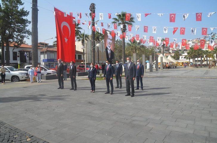 Kuşadası’nda sosyal mesafeli 19 Mayıs kutlaması G2