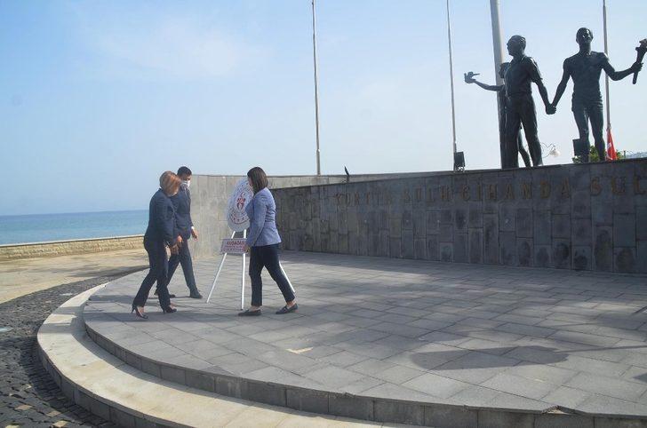 Kuşadası’nda sosyal mesafeli 19 Mayıs kutlaması G3